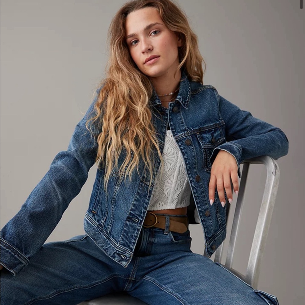 American Eagle Women’s SP Denim Dark Washed Jacket